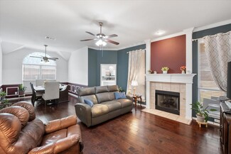 702 High Eagle Dr, Arlington, TX 76001