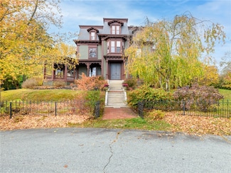 51 Hesper Dr, East Greenwich, RI 02818