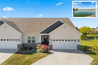 828 Applewood Creek Dr, Fairview Heights, IL 62208