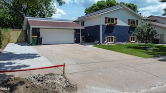 2111 Nagel Dr, Bismarck, ND 58501