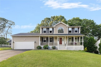 29 Gilcrest Dr, West Warwick, RI 02893