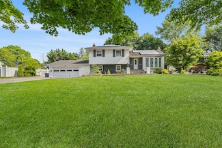 132 Ketay Dr S, East Northport, NY 11731