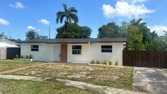 6271 Farragut St, Hollywood, FL 33024