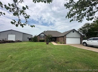 10922 E Canyon Oaks Blvd, Claremore, OK 74017