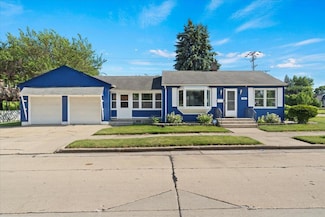 3021 Dwight St, Racine, WI 53403