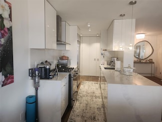 18-05 215th St Unit 2G, Bayside, NY 11360