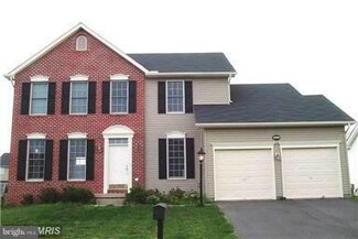 13561 Essex Dr, Hagerstown, MD 21742