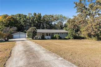 404 Rocky Creek Rd, Hampton, GA 30228