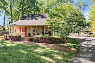 101 Blueberry Hill Dr, Statesville, NC 28625