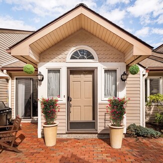 71 Algonquin Rd, Chestnut Hill, MA 02467