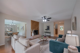 16 Kittiwake Ct, Spring, TX 77380