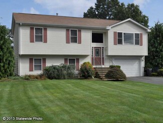 12 Di Fazio Dr, Johnston, RI 02919