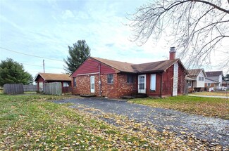 900 Indiana Ave, South Roxana, IL 62087