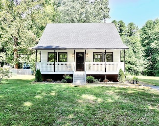 3921 Lake Rd, Charlotte, NC 28269