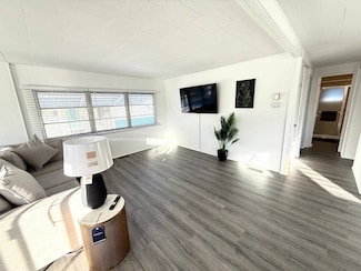 1919 Buccaneer Dr Unit 46, Sarasota, FL 34231