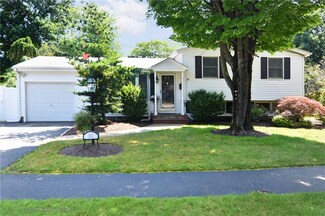 182 Lake Garden Dr, Cranston, RI 02920