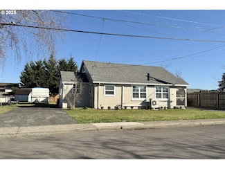 345 38th St, Springfield, OR 97478