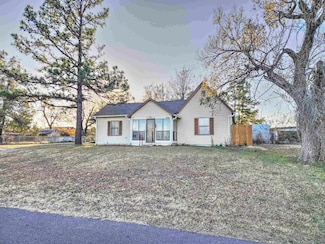 309 N 5th St, Rush Springs, OK 73082