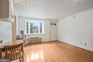 1821 21st St N Unit 1, Arlington, VA 22209