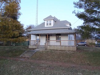 504 N Wayne St, Warren, IN 46792