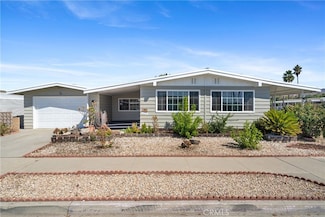 992 S Elk St, Hemet, CA 92543