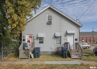 1208 W 5th St, Davenport, IA 52802