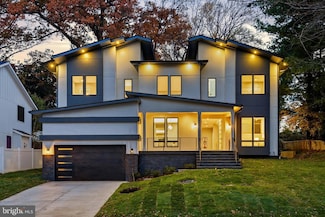 7306 Sportsman Dr, Falls Church, VA 22043