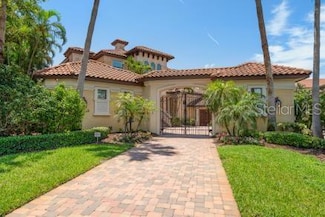841 Ponce de Leon Dr, Saint Petersburg, FL 33715
