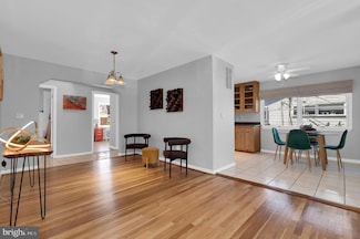 1027 Welsh Dr, Rockville, MD 20852