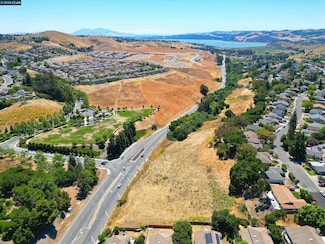 1025 Columbus Pkwy, Vallejo, CA 94591