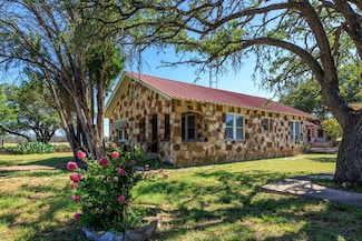 315 Rieger Rd, Harper, TX 78631