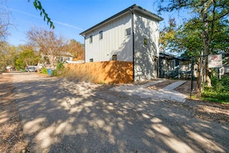 2832 Pearl St Unit Back House, Austin, TX 78705