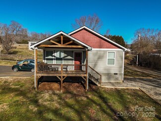 303 Morgan Rd, Candler, NC 28715