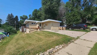 1109 9th St NW, Minot, ND 58703