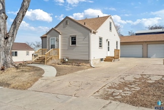1120 N Summit Ave, Sioux Falls, SD 57104