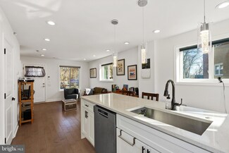 89 58th St SE, Washington, DC 20019