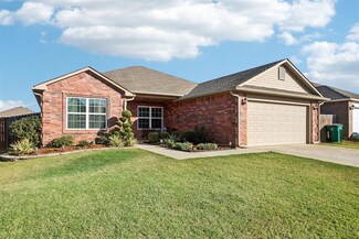 2928 Thompson Farm Ln, Yukon, OK 73099