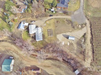 2398 Applegate Ln, Payette, ID 83661