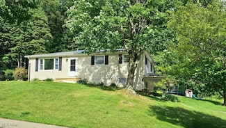 2052 Adams St, Coshocton, OH 43812