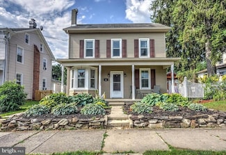 226 W Penn Ave, Robesonia, PA 19551