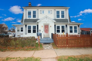 2 Treadwell St, West Haven, CT 06516