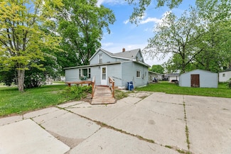 909 14th St S, Benson, MN 56215