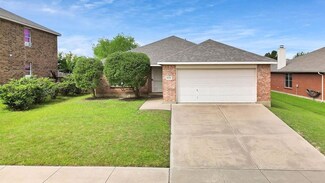 8146 Mossberg Dr, Arlington, TX 76002