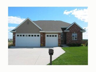 645 Hillside Ct, Evansville, WI 53536