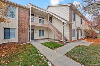 17915 Phyllis St Unit B15, Roseville, MI 48066