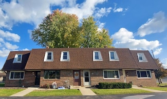 276 Karen Ct, Hartford, WI 53027