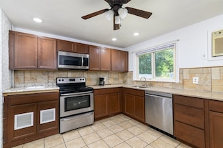 285 Hovendon Ave, Brockton, MA 02302