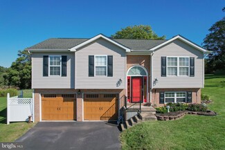 83 Christina Ln, Martinsburg, WV 25403