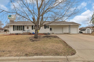 6 2nd Ave SW, Melrose, MN 56352