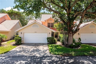 4718 Via Carmen, Naples, FL 34105